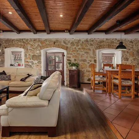 Villa Meja Private Pool- Happy *