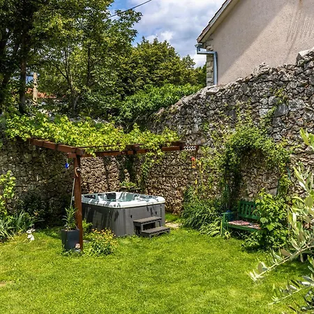 Villa Meja Private Pool- Happy